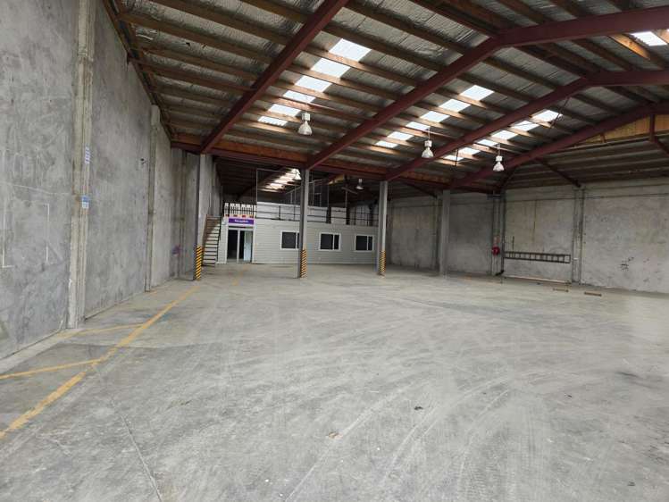 162 Gracefield Road Gracefield_2