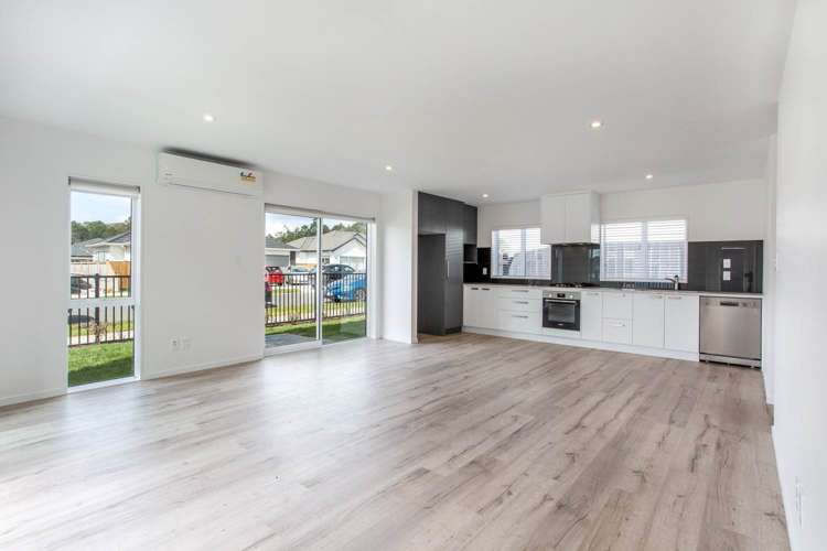 9/2 Tarras Road Kumeu_9