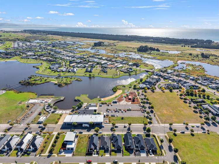 63 Pegasus Main Street Pegasus_25