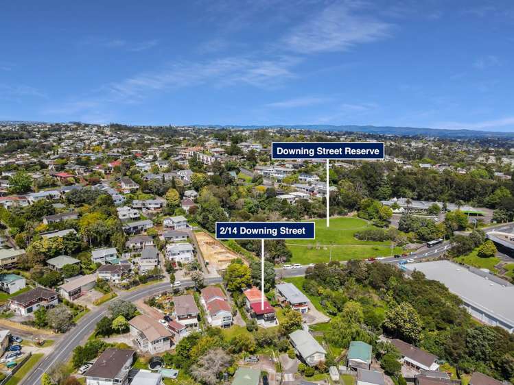 2/14 Downing Street Glenfield_23