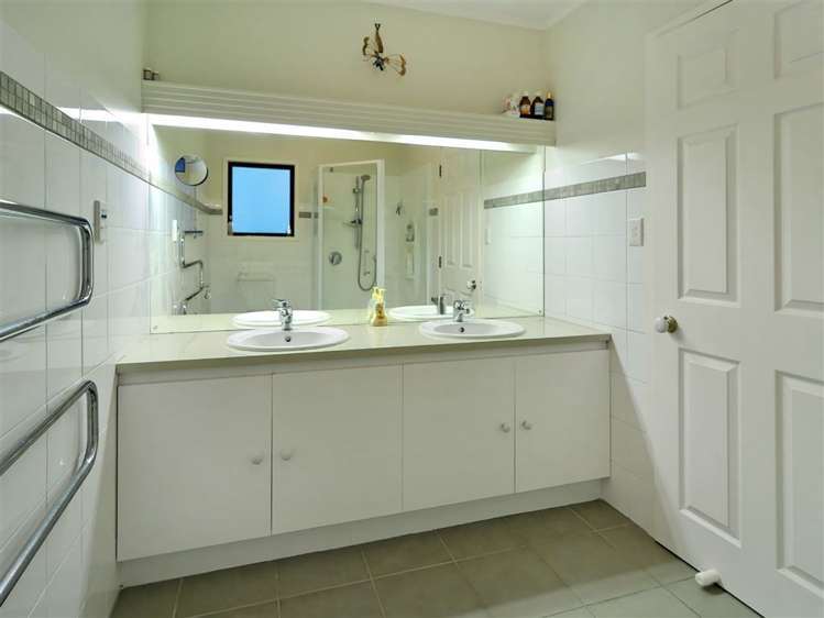 30 Rhinevale Close Henderson_11