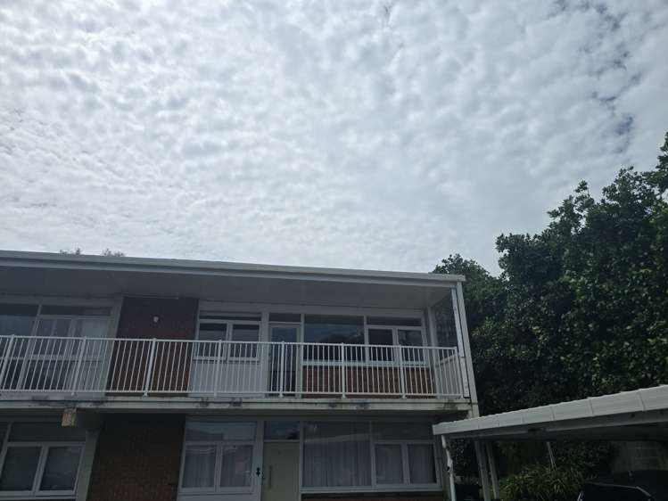 8/12 CRESCENT ROAD_0