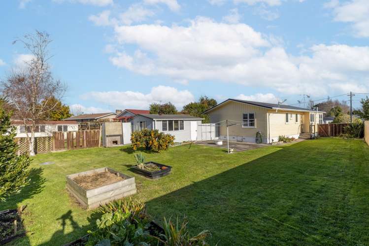 24 Frederick Drive Dinsdale_2