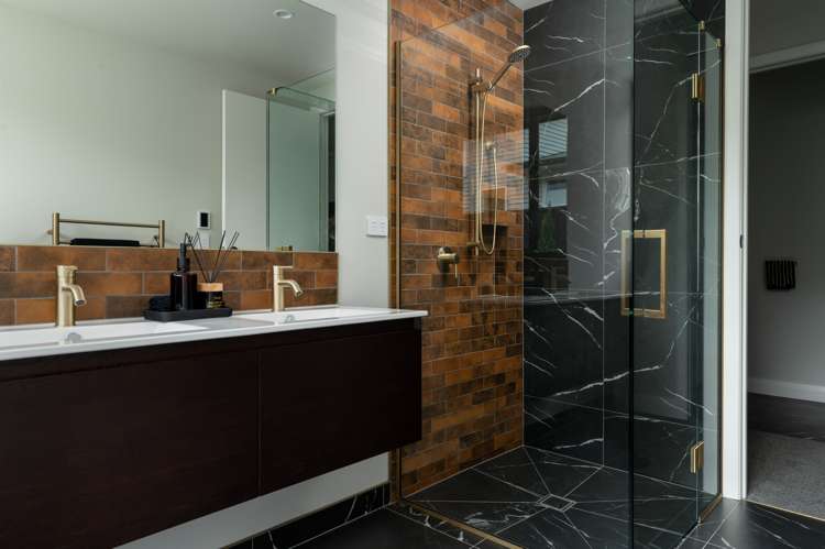 2/908 River Road Queenwood_10