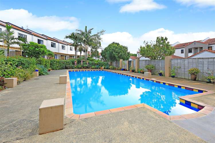 48/21 Armoy Drive Dannemora_12