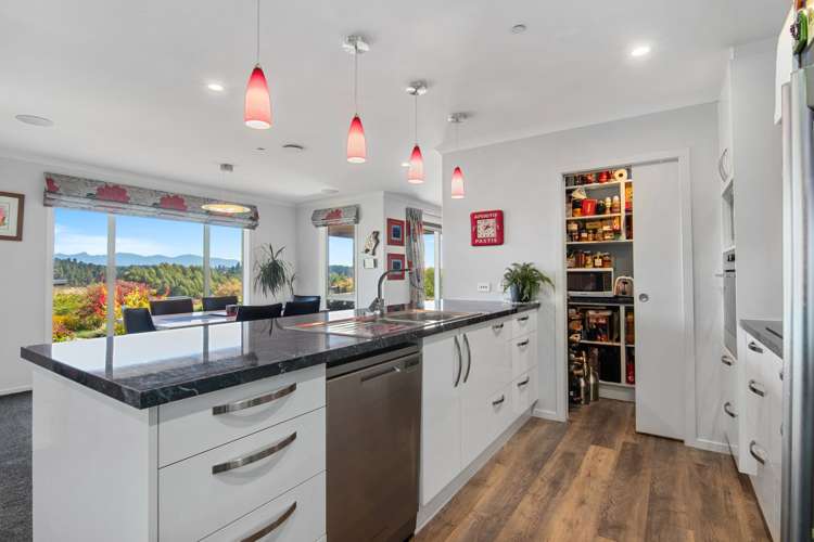 57 Galeo Road Redwood Valley_16