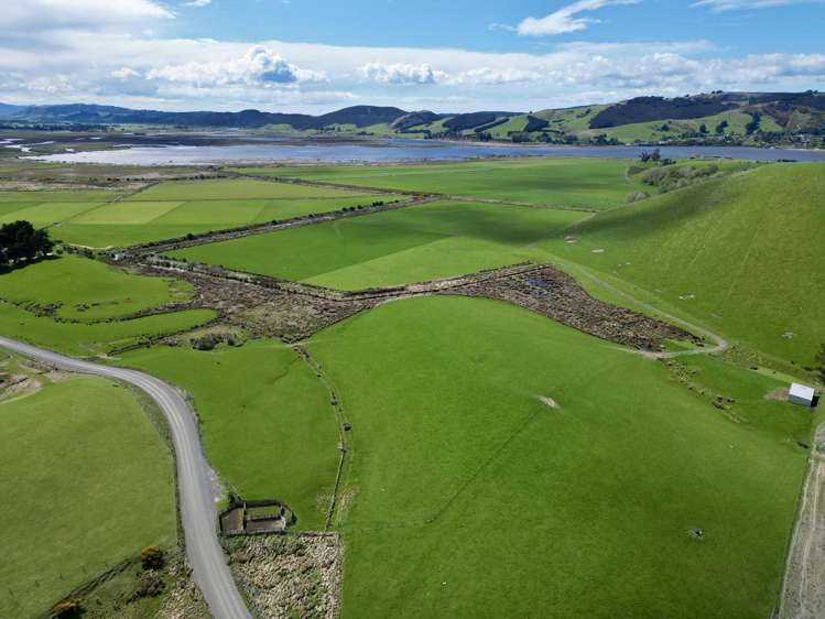 93 Baker Road, 66 Waihola Hill Road and Berwick Road Clarendon_16