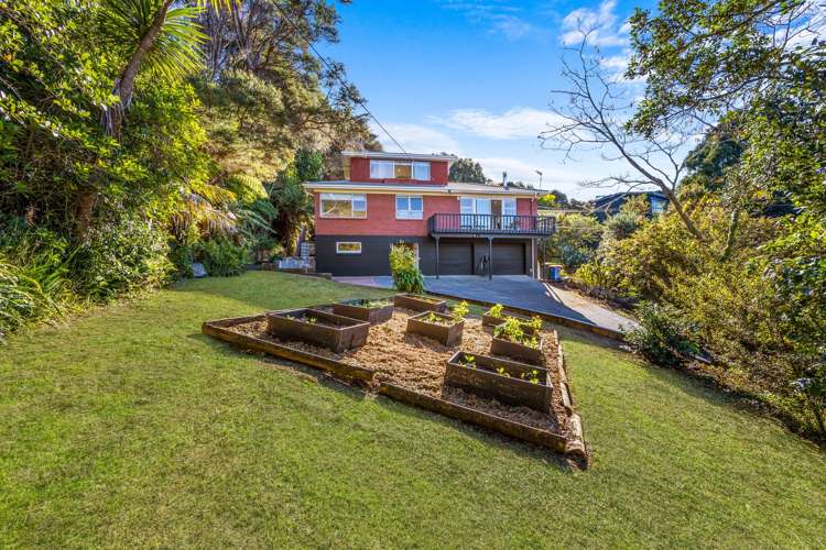 34 Rauhuia Crescent Parau_13