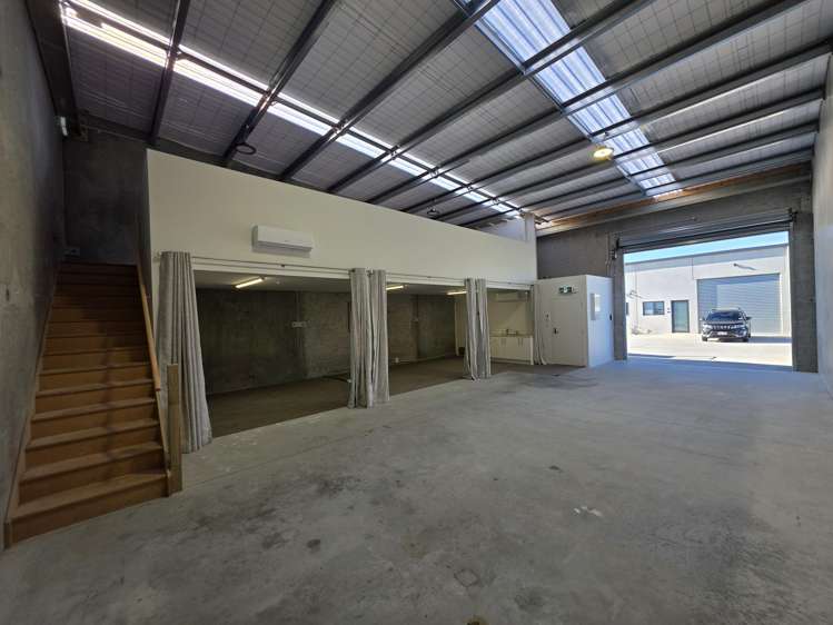2/7 Lake Bryndwr Lane Burnside_12