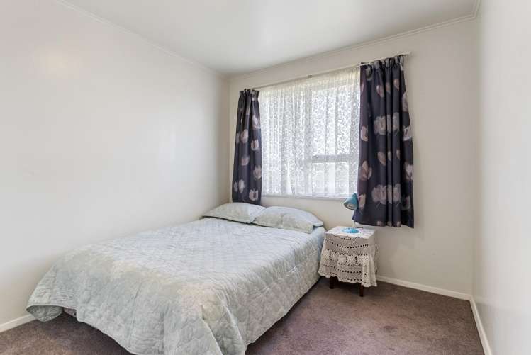 15 Fisher Crescent Otara_13