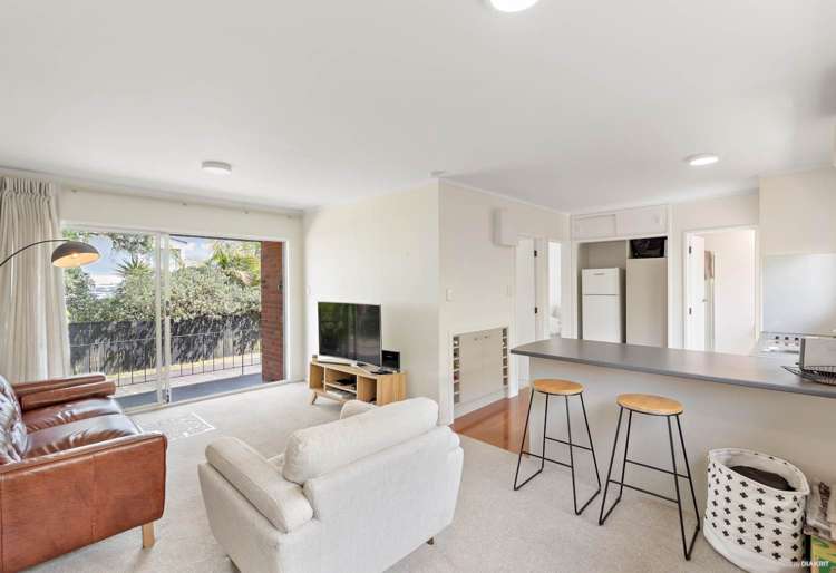 2/134 Calliope Road Devonport_1