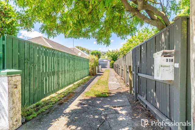 2/314 Fergusson Drive Heretaunga_3