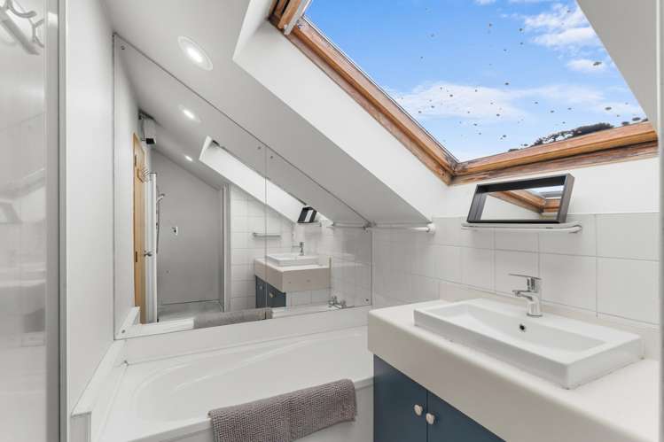 2/173 Idris Road Strowan_11