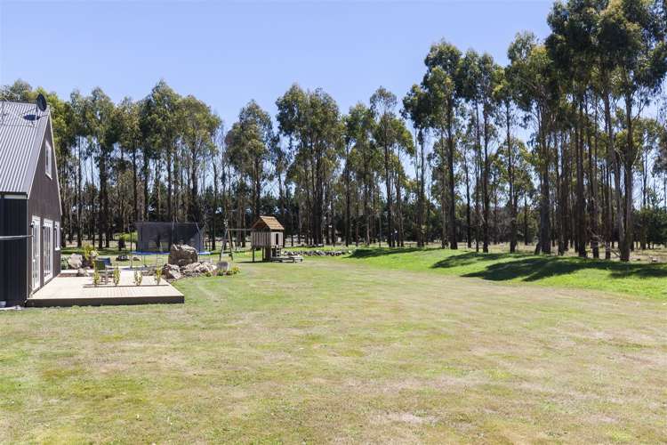 2279 South Eyre Road West Eyreton_19