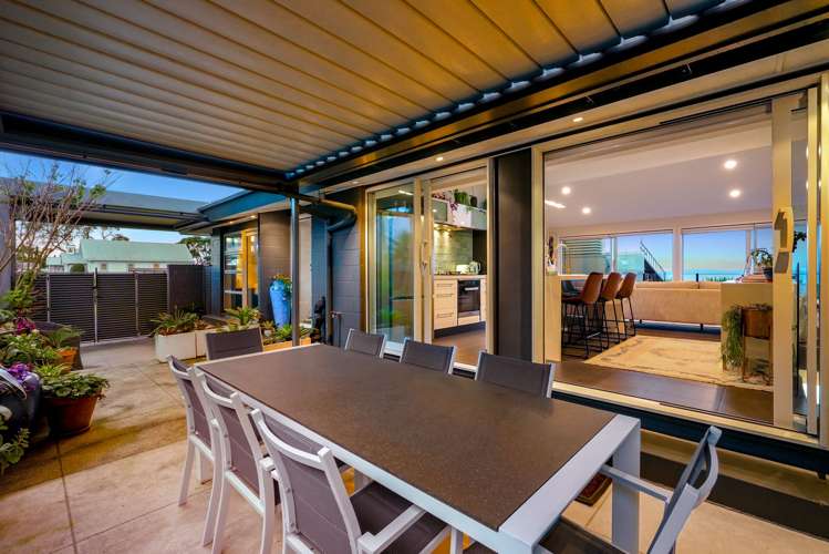 1/64 Seaview Road Castor Bay_37