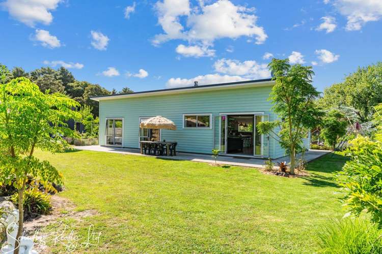 37 Willow Lane Maungaturoto_8
