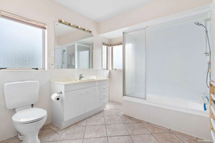 79 Te Atatu Road Te Atatu South_17