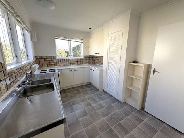 2/58 Clonbern Road Remuera_4