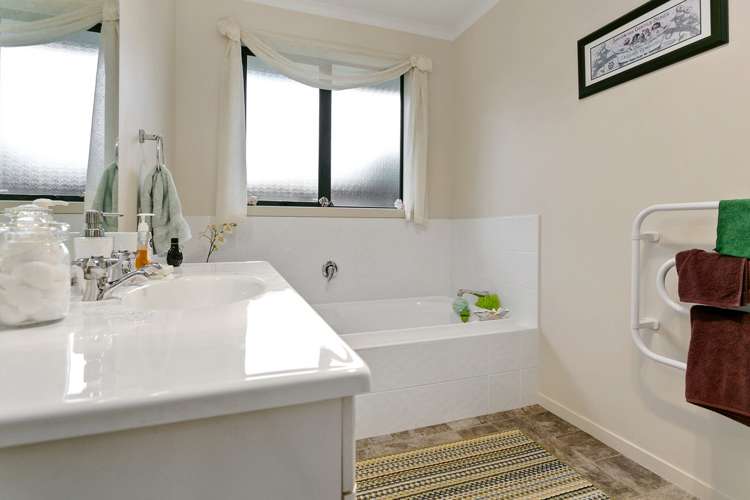 38 Oaklands Drive Cambridge_12