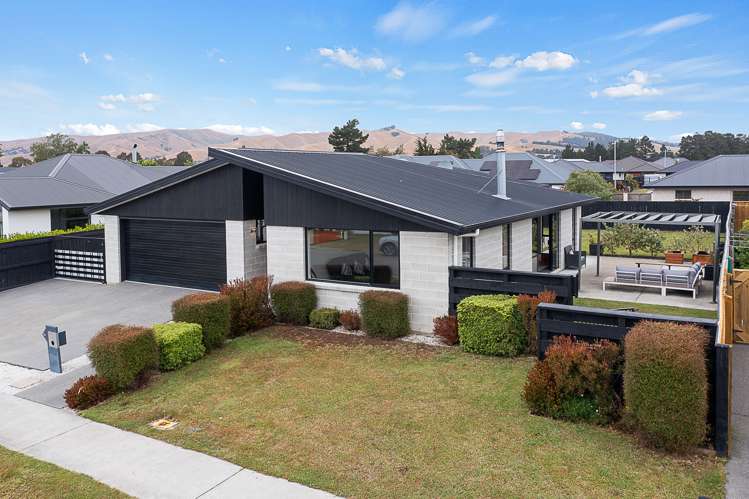 31 Corsair Crescent Burleigh_1