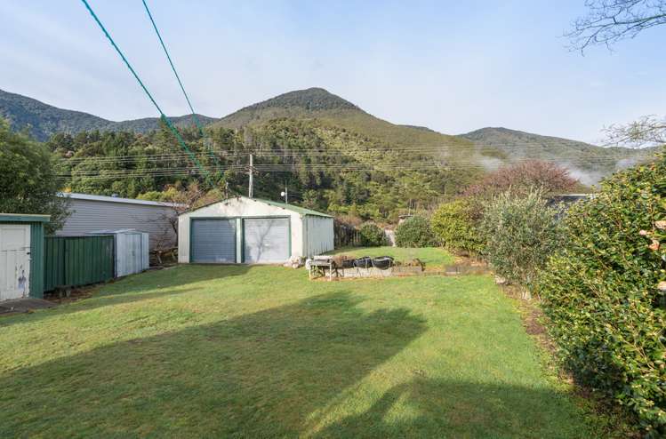 14 Esplanade Okiwi Bay_16