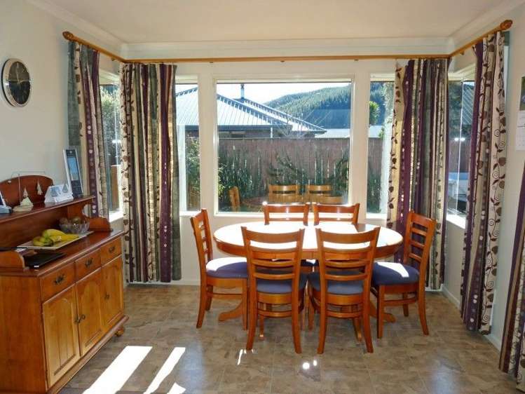 5 Mayer Crescent Wakefield_4