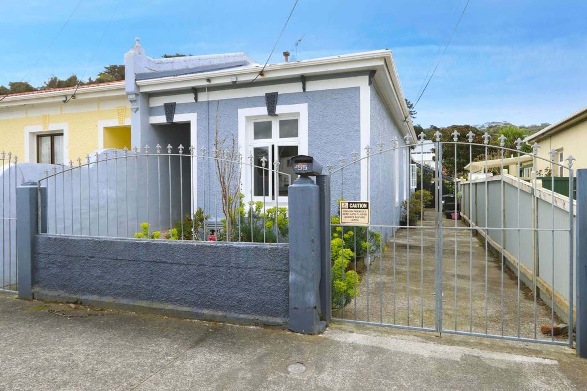 55 Riddlers Crescent Petone_0