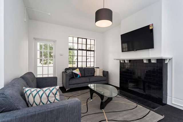 Spacious Character Apartment in the Heart of St Kevins