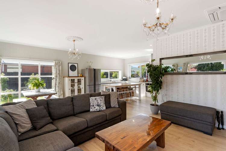 52 Greenhaven Drive Burwood_1