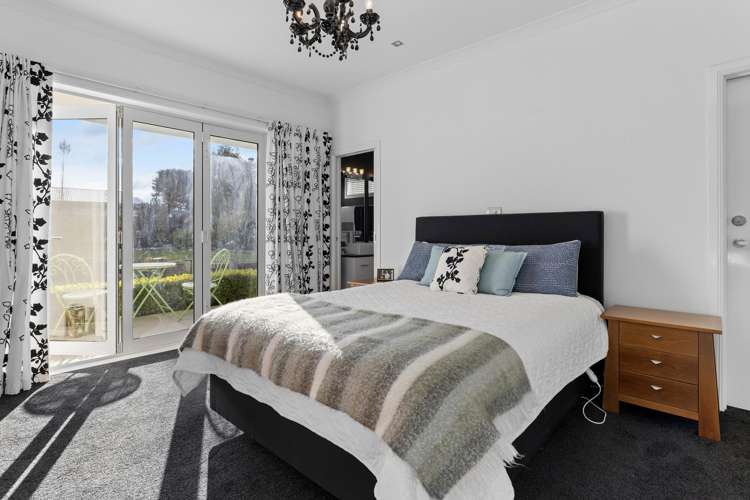 25 Magnolia Rise Waipahihi_15