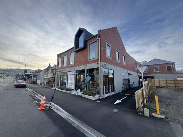 New Build Complex - Final Tenancy Available