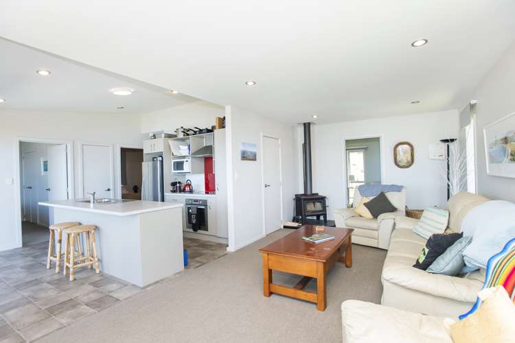 171 Beach Road Tokomaru Bay_6