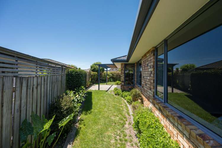 3 Mary Ann Muller Crescent Stoke_14