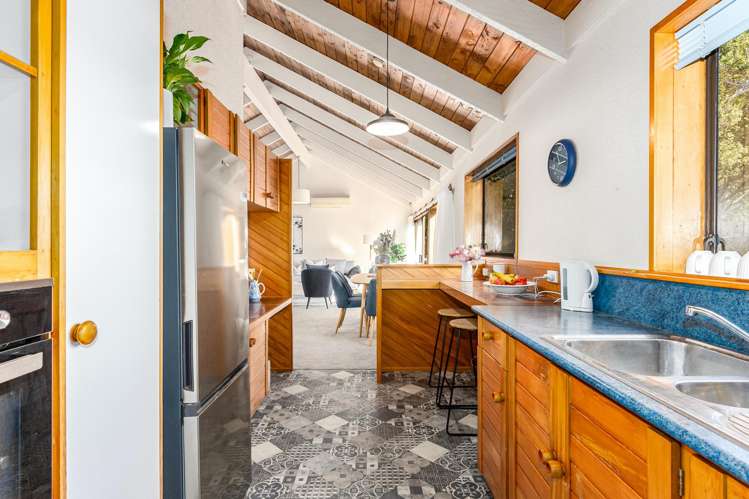 49 Bayview Road Paremata_4