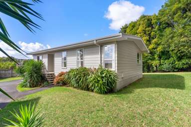 32 Glennandrew Drive_3