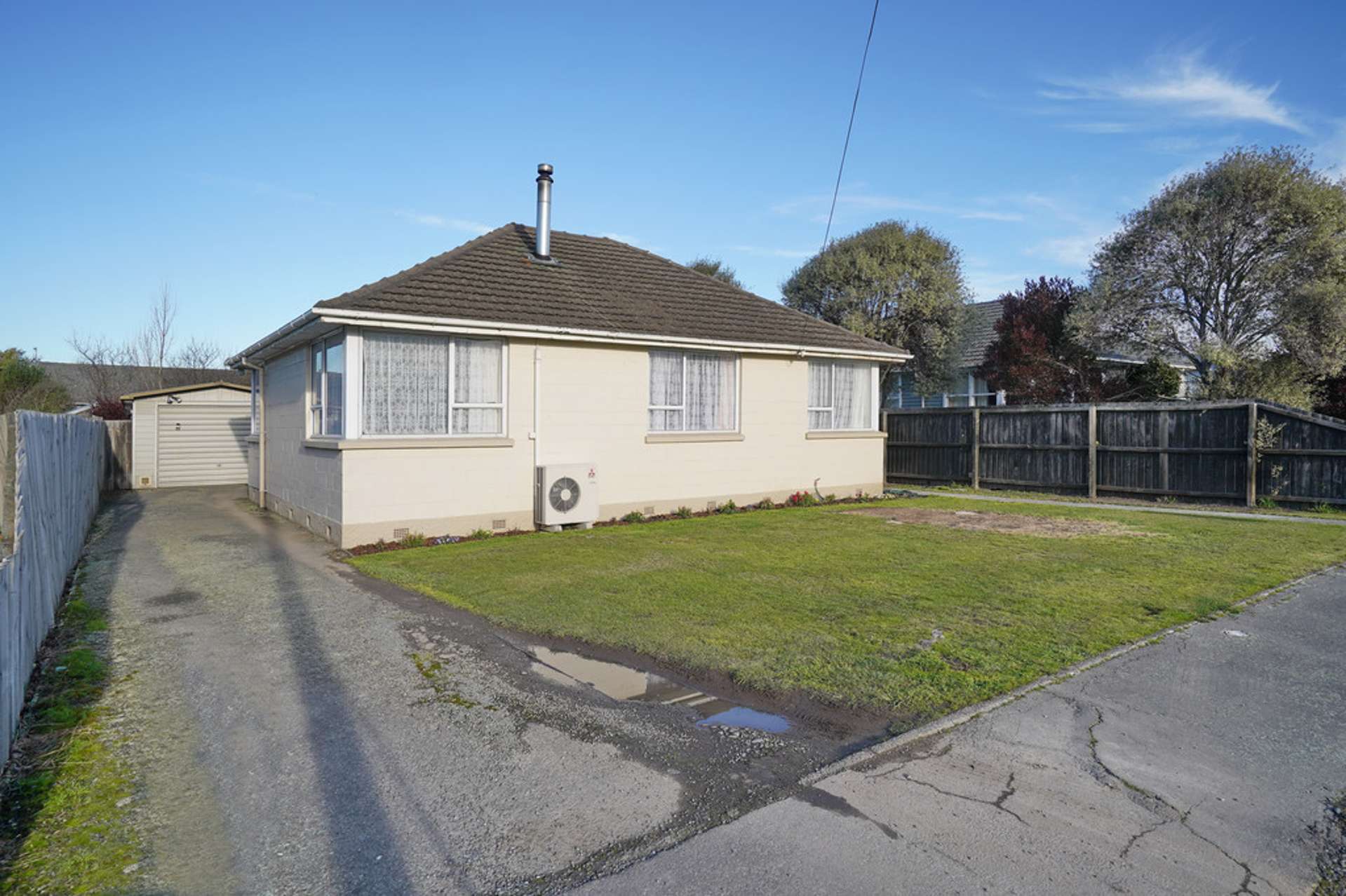 13 Avro Crescent Hornby_0