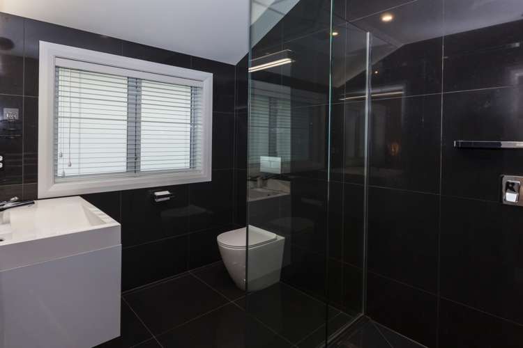 107 Office Road Merivale_15