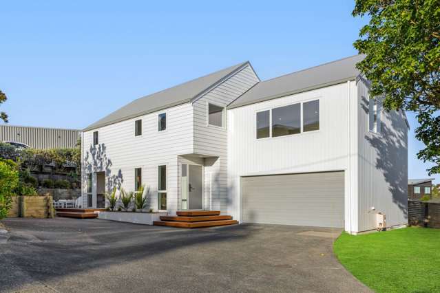 Coastal Living Redefined:Stanmore Bay Masterpiece
