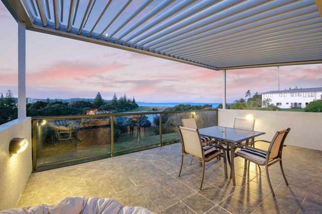 42C Amorino Drive Red Beach_4