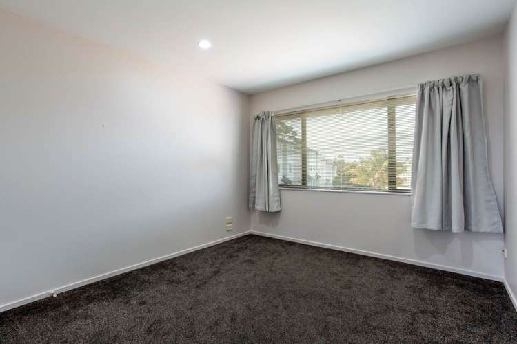 18/22 Northcross Drive Oteha_11