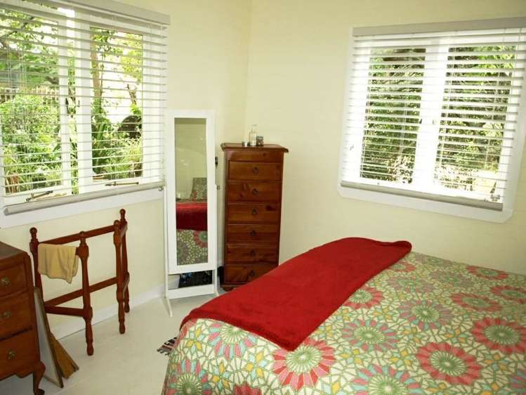 27 Putiki Road Ostend_12