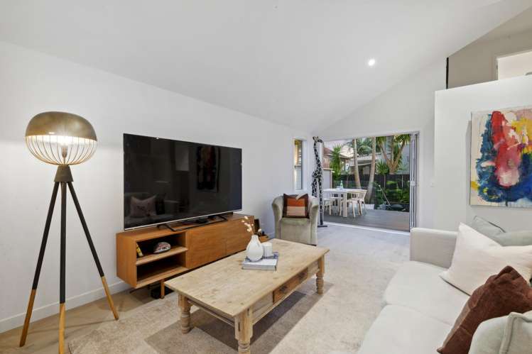 2/4 Richards Avenue Forrest Hill_10