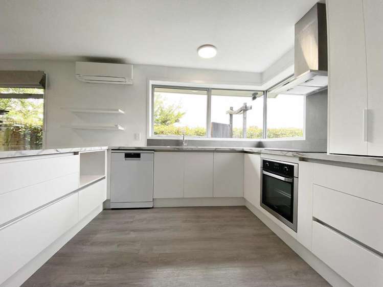 2/66 Middlepark Road Sockburn_3