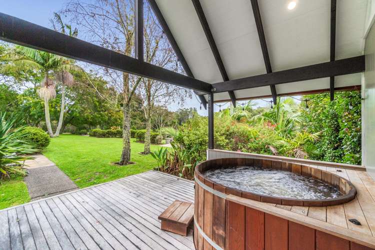 37 Hardens Lane Paremoremo_14