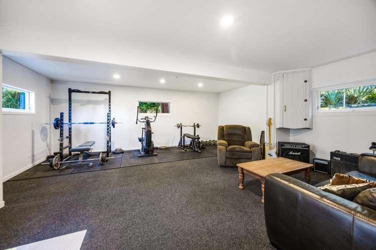 34 Rauhuia Crescent Parau_14