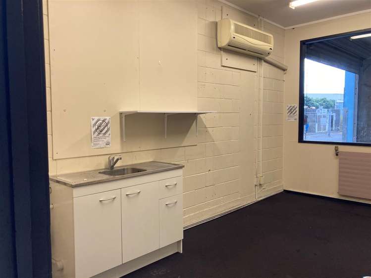 20 Kingsford Smith Street Rongotai_10