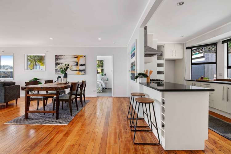 1099 Whangaparaoa Road Tindalls Beach_10