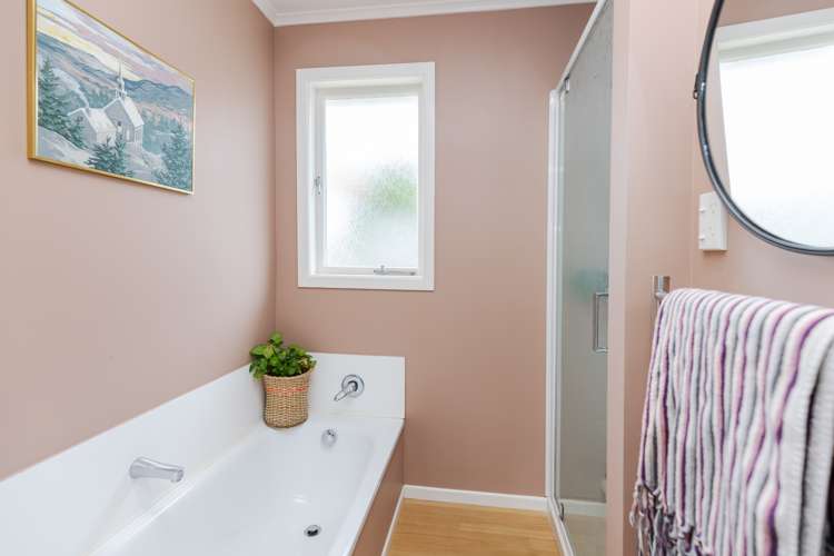 40 Southsea Crescent Silverdale_19
