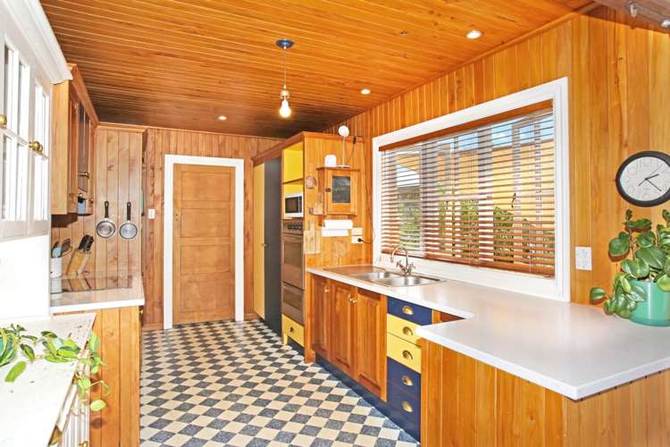 787 Runciman Road Runciman_1