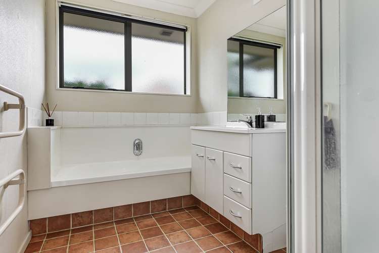 18 Glen Cree Avenue Rototuna_15